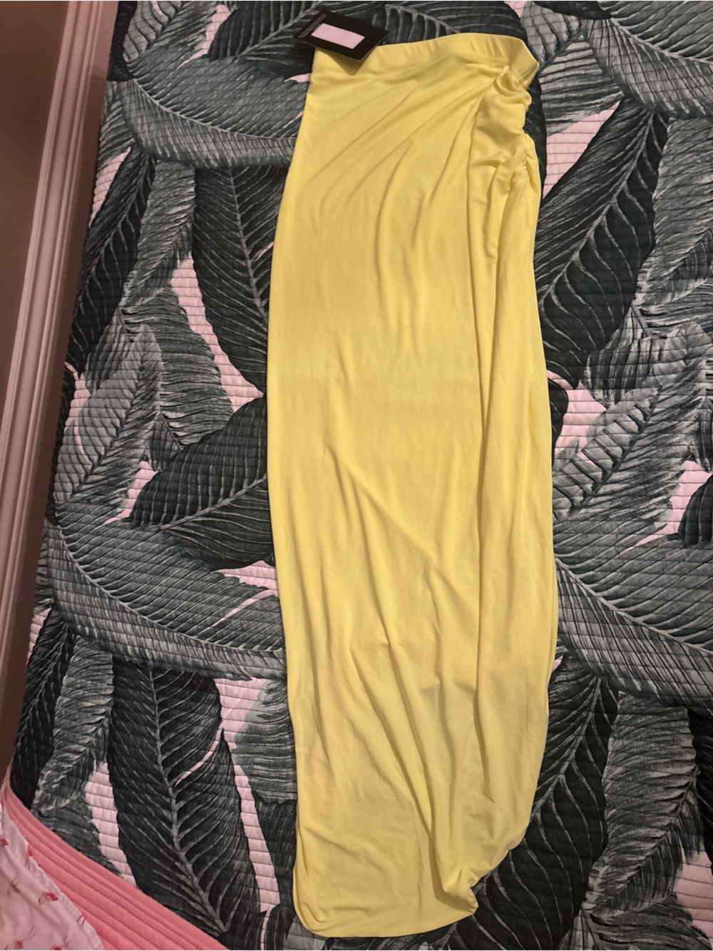 PrettyLittleThing Lemon Yellow Ruched Maxi dress